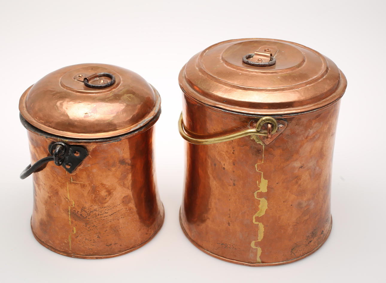 HINKAR med lock, 2 st, Koppar. 1800-tal.