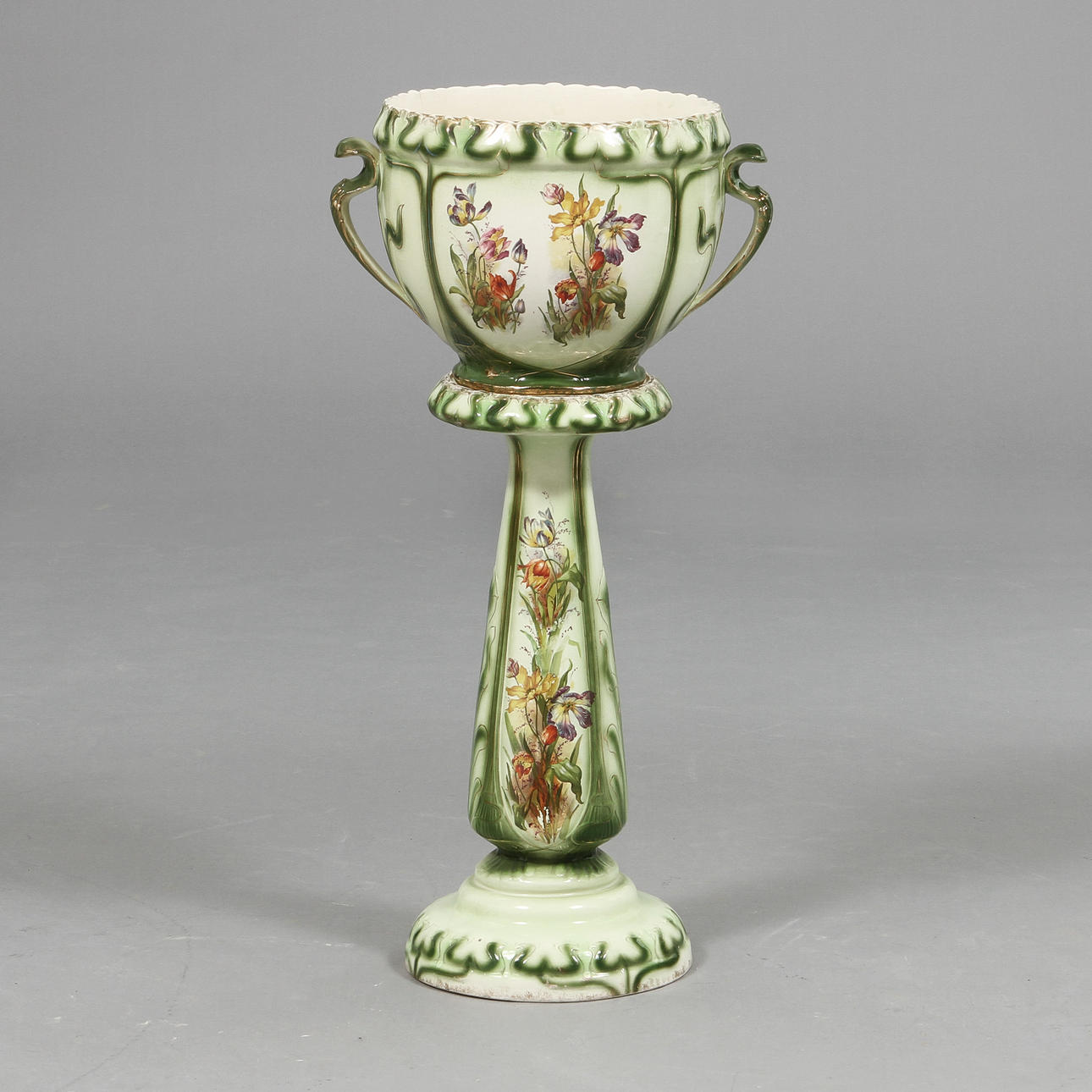 PIEDESTAL och URNA, flintgods. Staffordshire 1900-talets början.