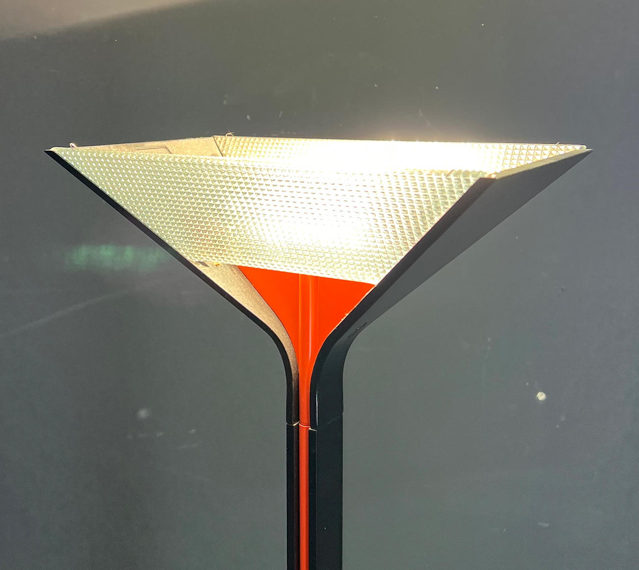 AFRA & TOBIA SCARPA. FLOS PAPILLONA STEHLAMPE.