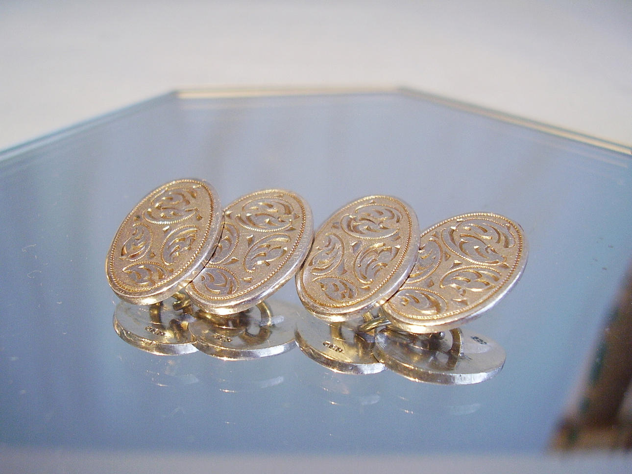 DUBBLA MANSCHETTKNAPPAR SILVER 835 MED HANDGRAVYR.