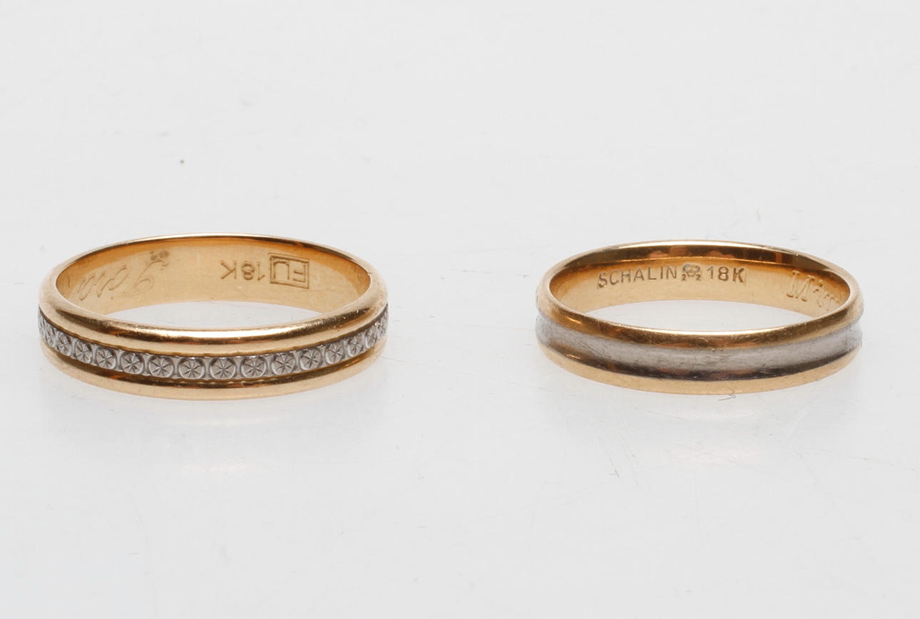 RINGAR, 2 st, 18k guld, vikt ca 8,2 gr.