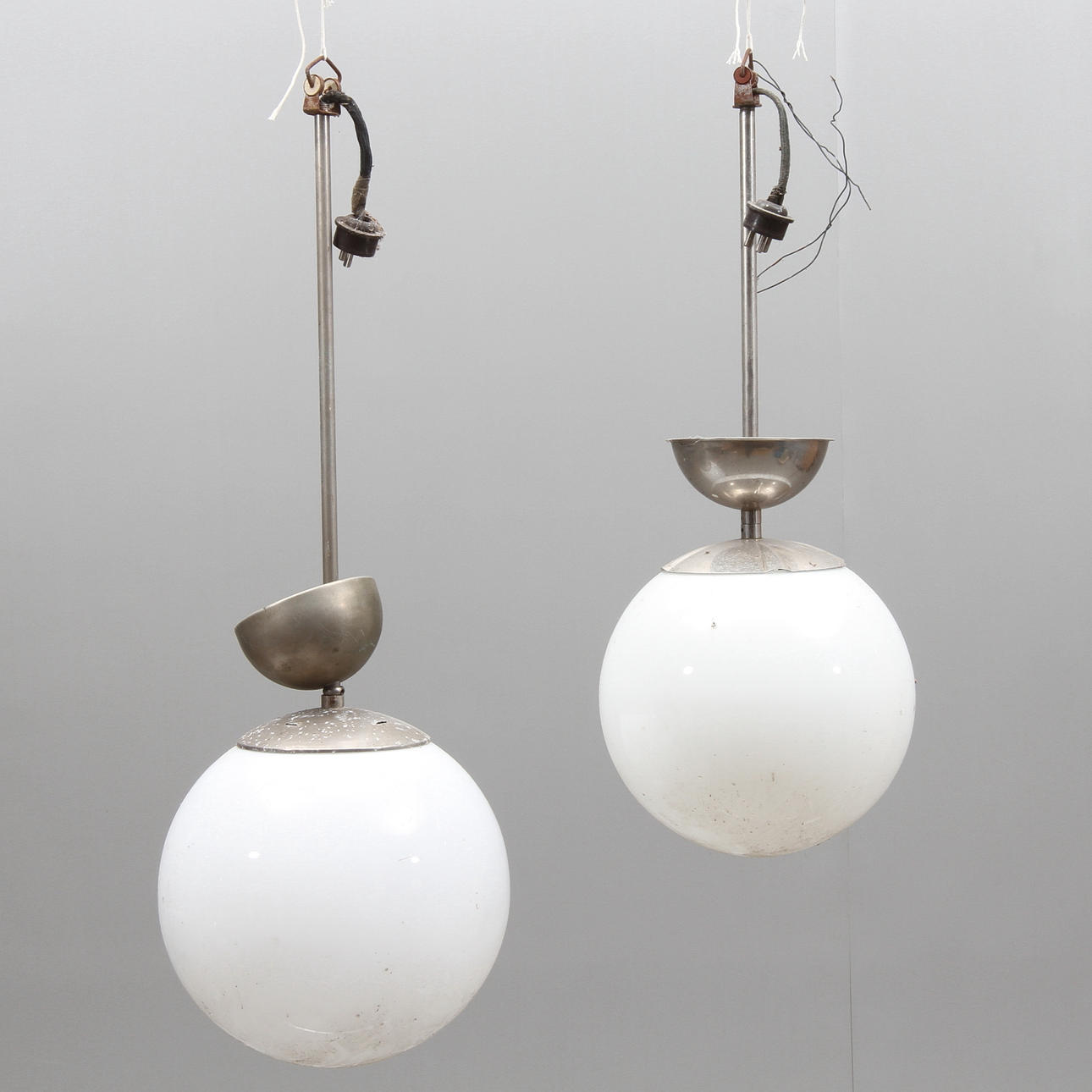 GLOBLAMPOR, 2 st, 1900-talets första hälft.