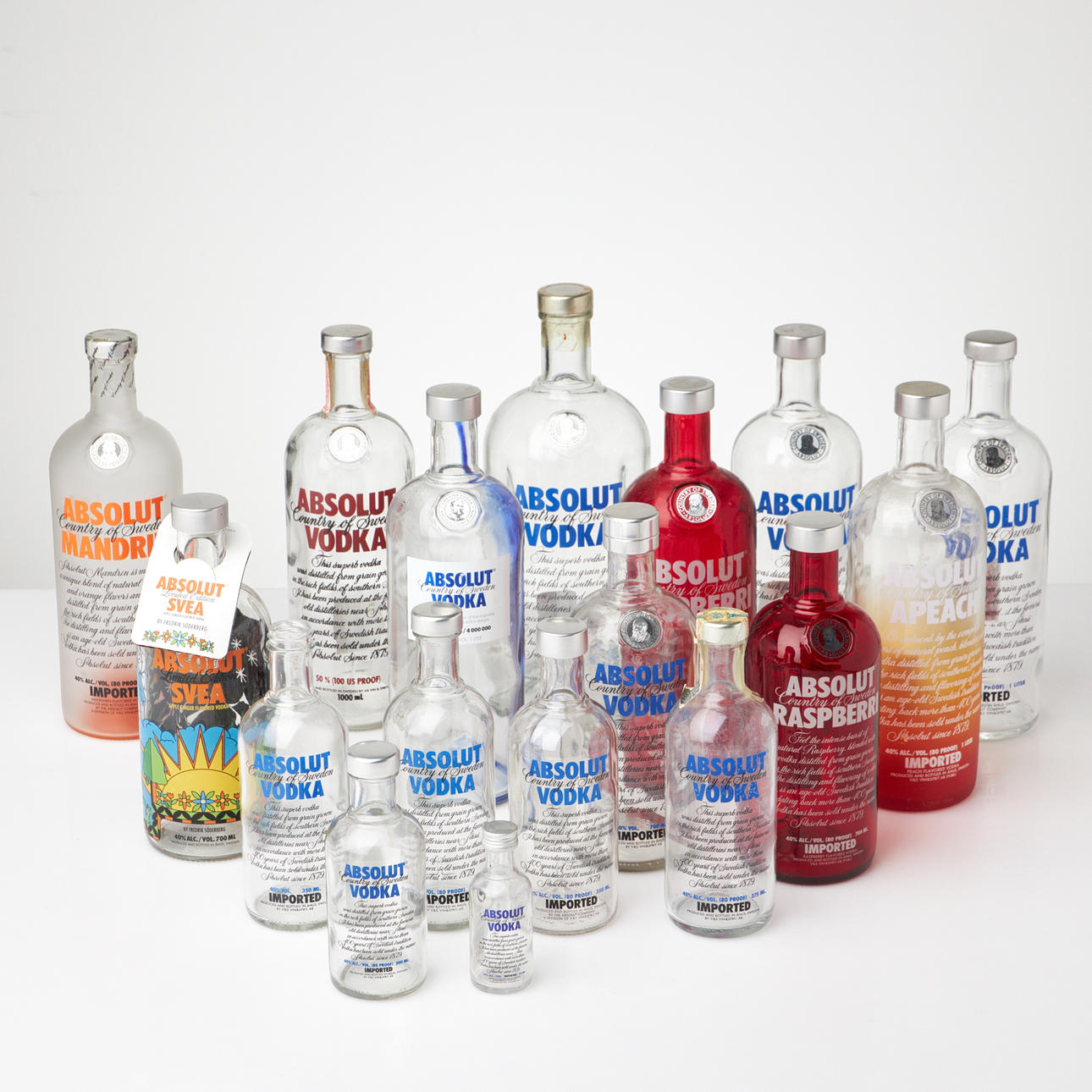 TOMFLASKOR, 18 st, Absolut Vodka, olika sorter och storlekar.