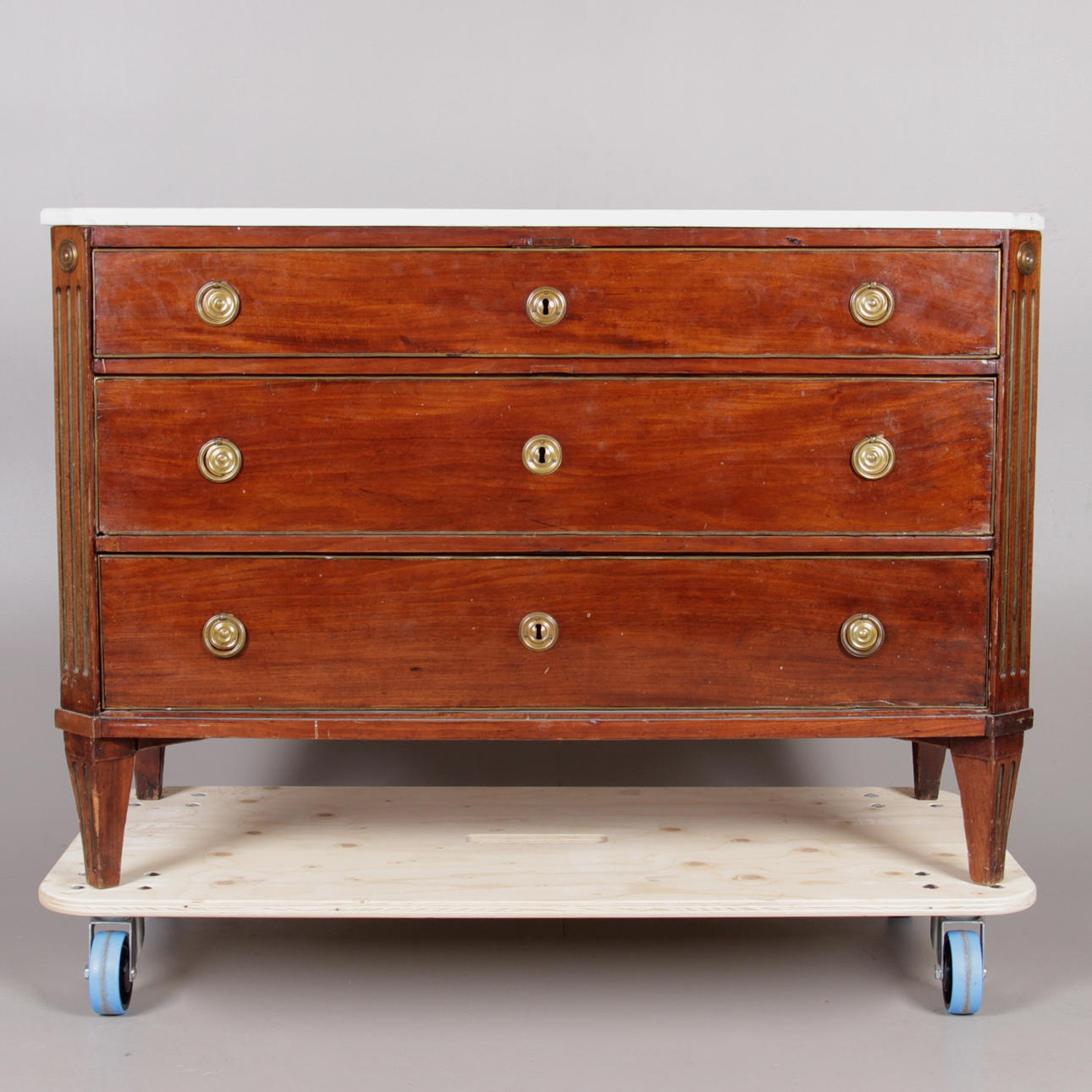 BYRÅ, med stenskiva, Niclas Korp, Stockholmsarbete, sengustaviansk, 1790-tal.