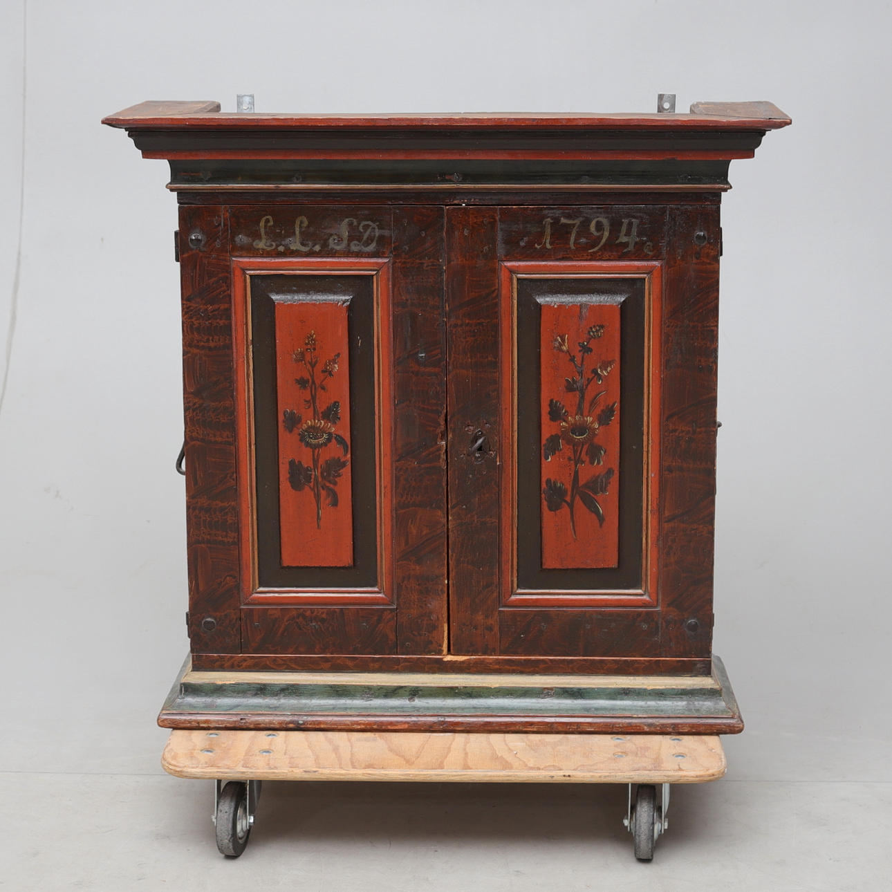 VÄGGSKÅP, allmoge, 17/1800-tal.