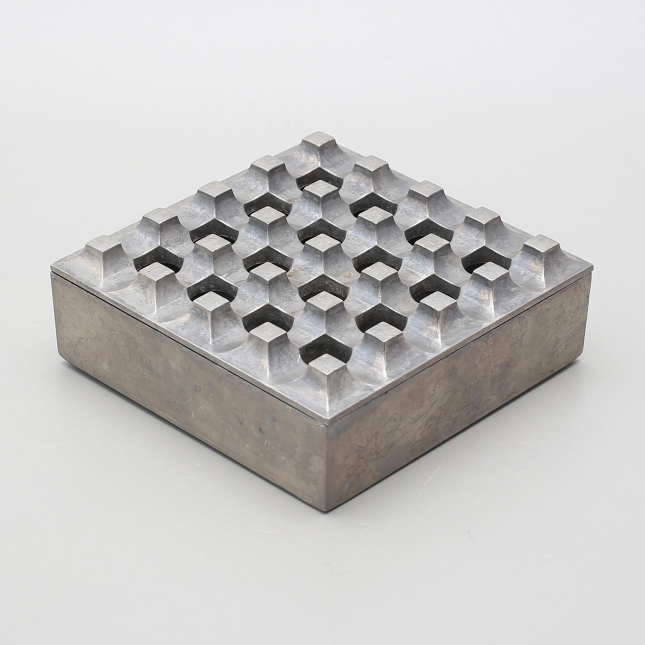 ASKFAT i vitmetall, "Ultima 15" Ljungberg & Bäckström, 1900-talets andra hälft.