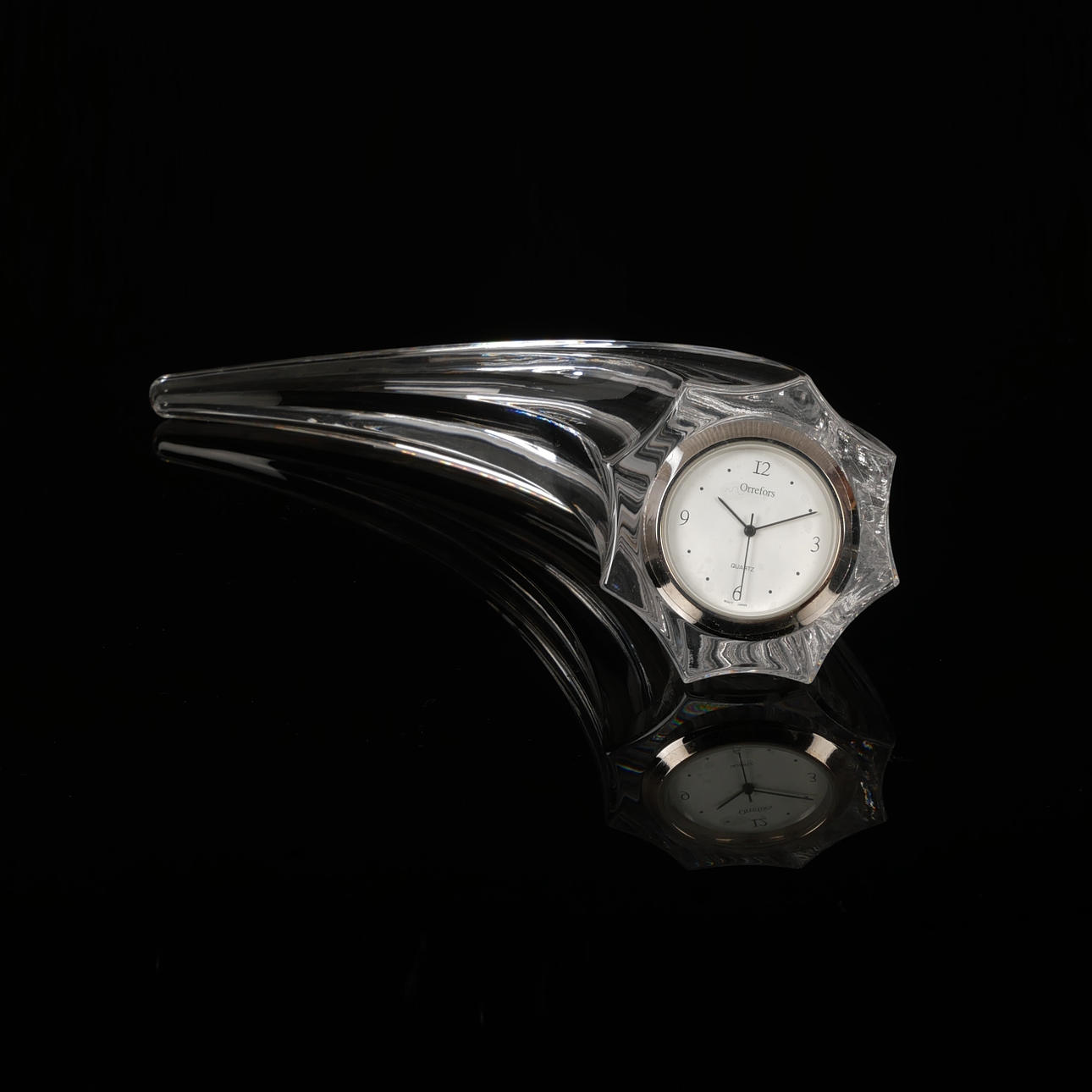 PER SUNDBERG. Klocka, "Sting Ray", kristall, Orrefors.