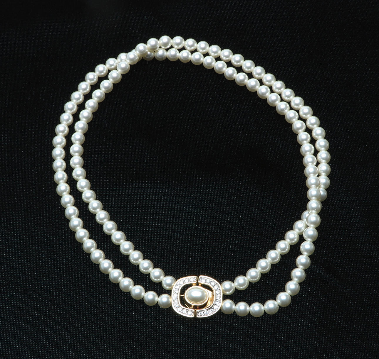 PÄRLHALSBAND, dubbla rader,19/2000-tal.