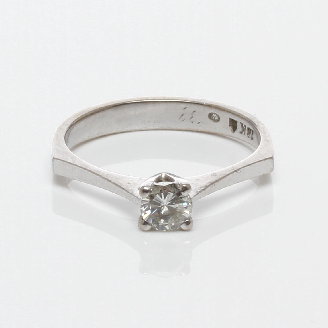 RING, 18k guld med briljant enligt gravyr 0,33ct, svensk import, 1900-talets andra hälft.