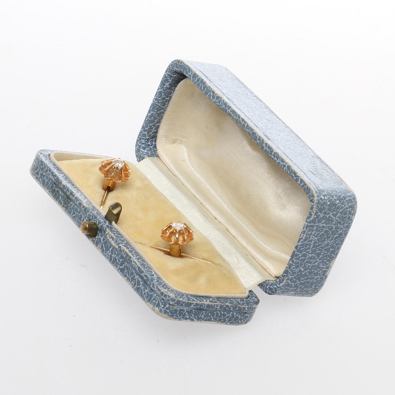 SKJORTKNAPPAR, 1 par, 18k guld med diamanter om totalt ca 0,12 ct, Bernhard Hertz AB, Stockholm, 1920.