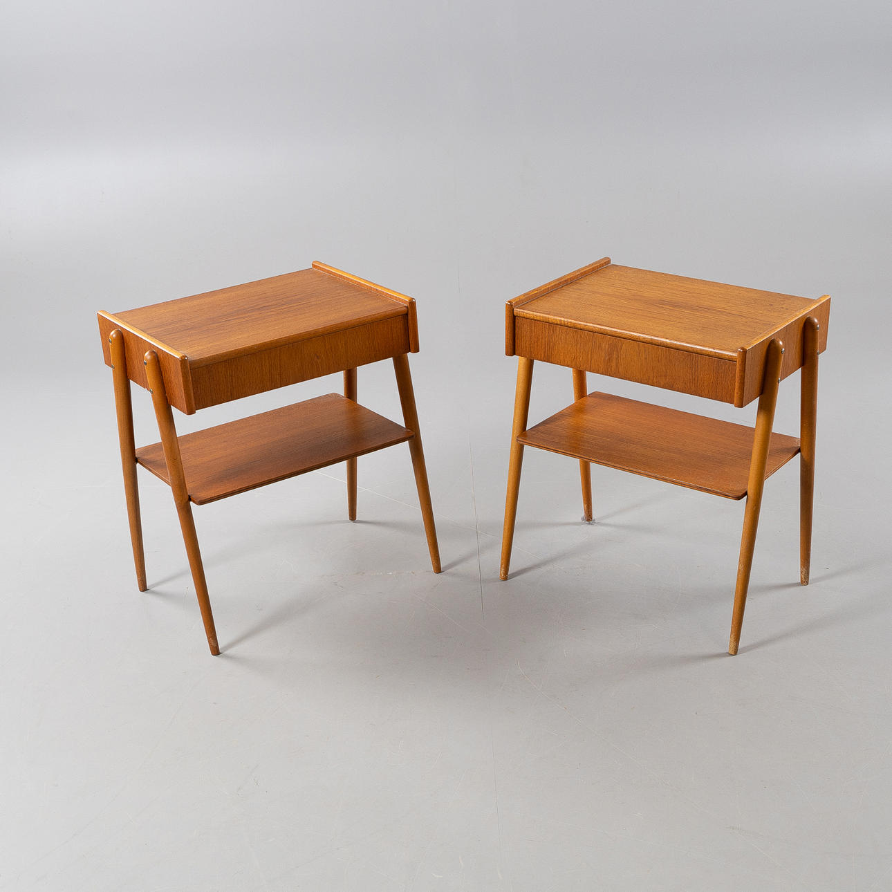 Öpöytipari, AB Carlström & Co Möbelfabrik.