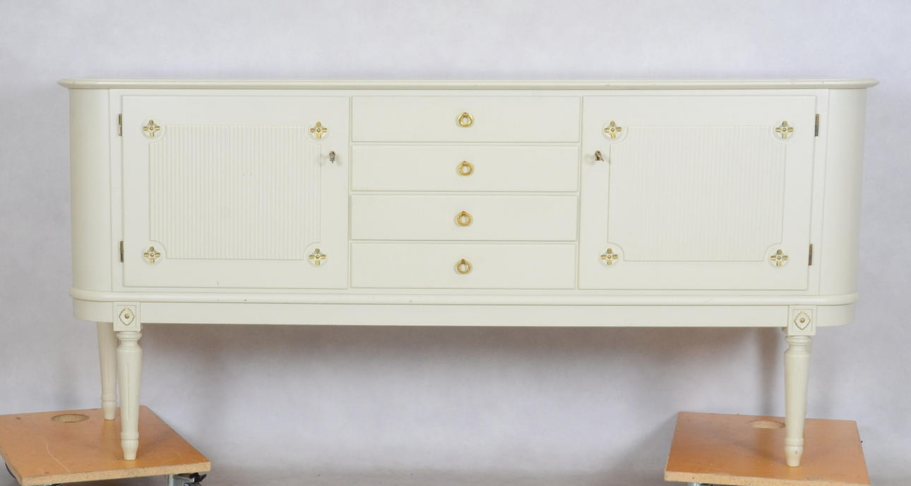 MATSALSSKÄNK, gustaviansk stil, 1900-talets andra hälft.