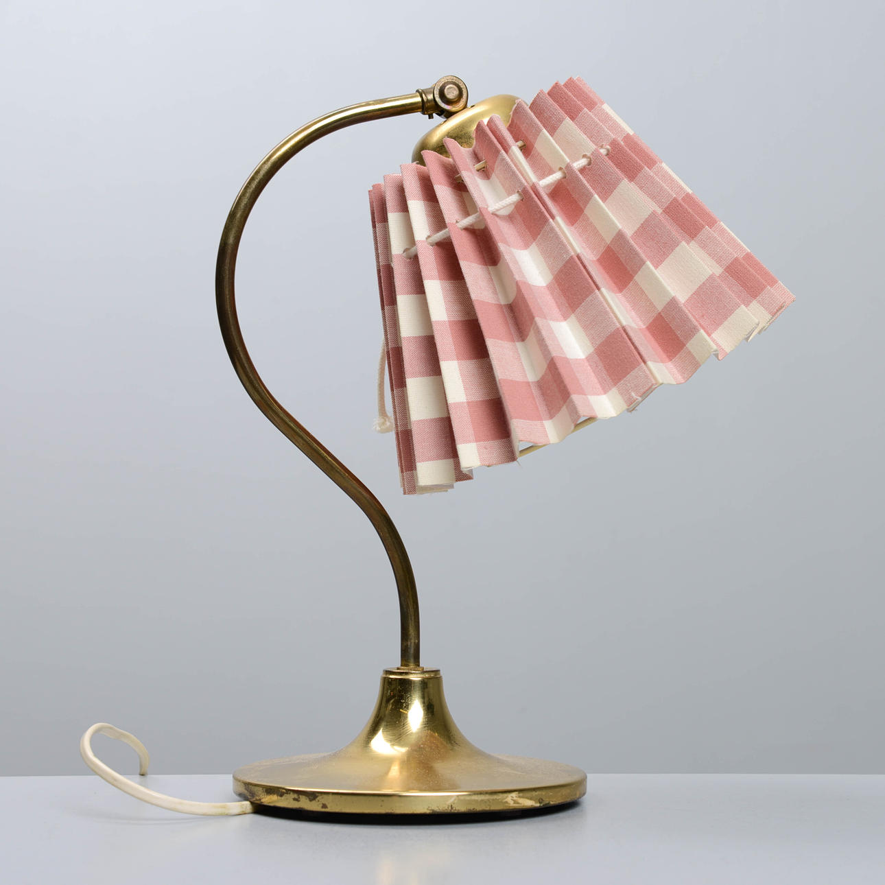 BORDSLAMPA, Ivars, 1900-tal.