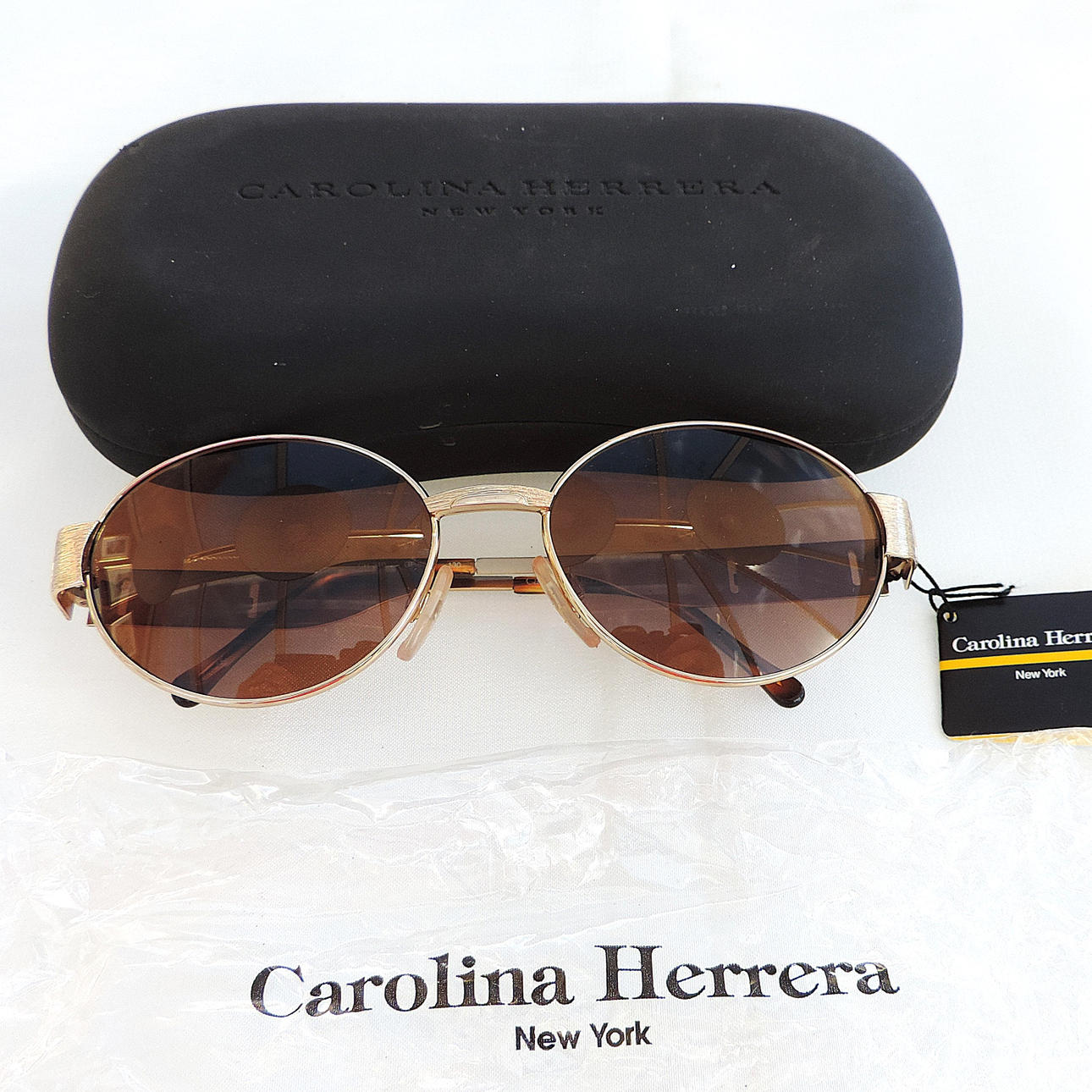 CAROLINA HERRERA NEW YORK SUNGLASSES.