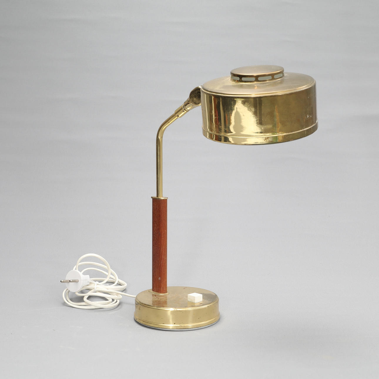 A table lamp, BJS Skelleteå, brass/teak, 1960s.