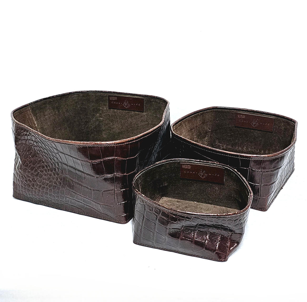 KHAKI LIFE. Three engraved leather boxes simulating a crocodile in chocolate brown.