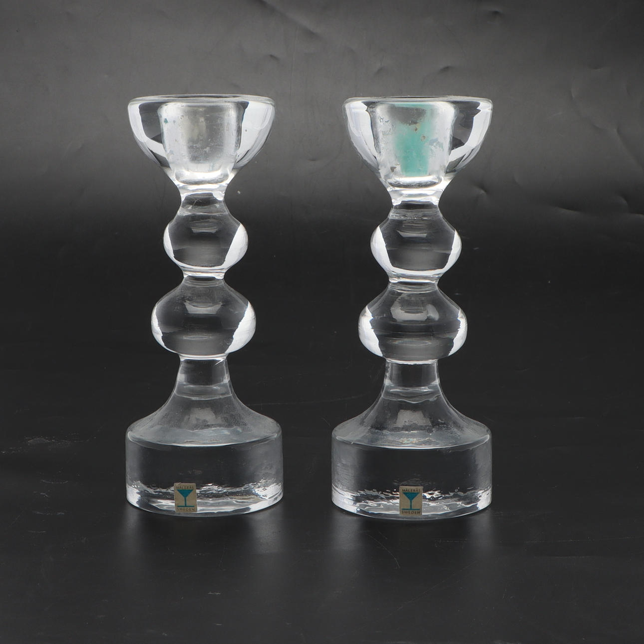 KERZENSTÄNDER, ein Paar, Glas, Malschloss.