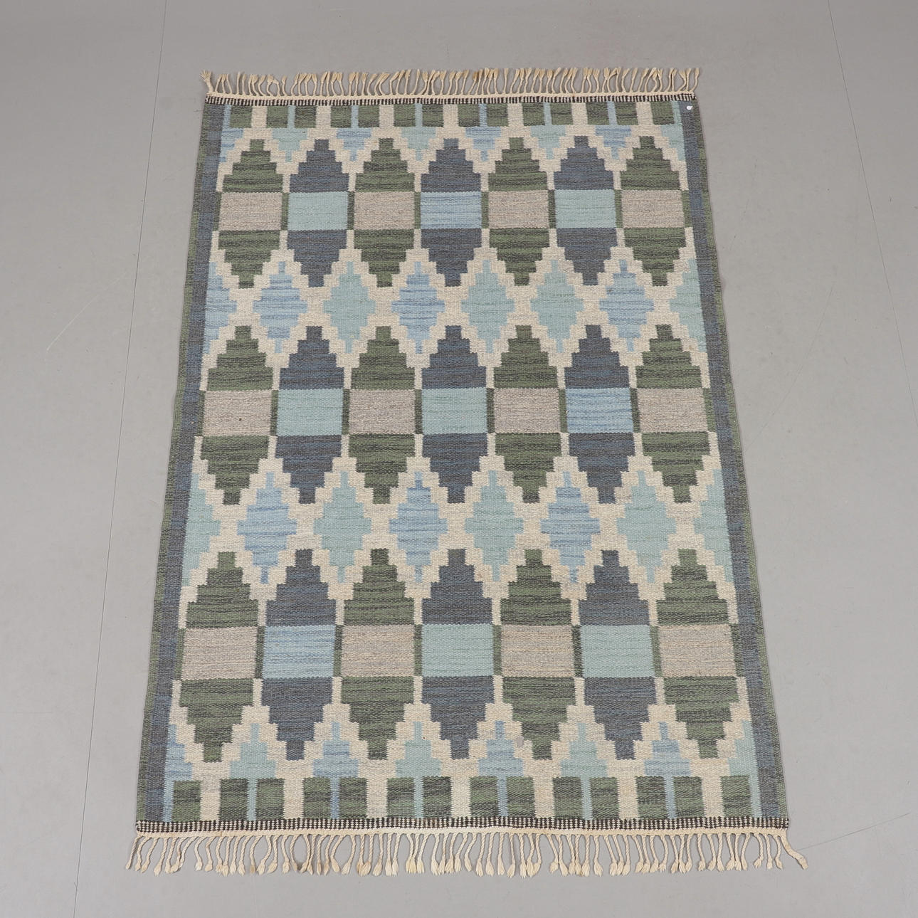 IRMA KRONLUND. wicker carpet, dimensions 200x140 cm.