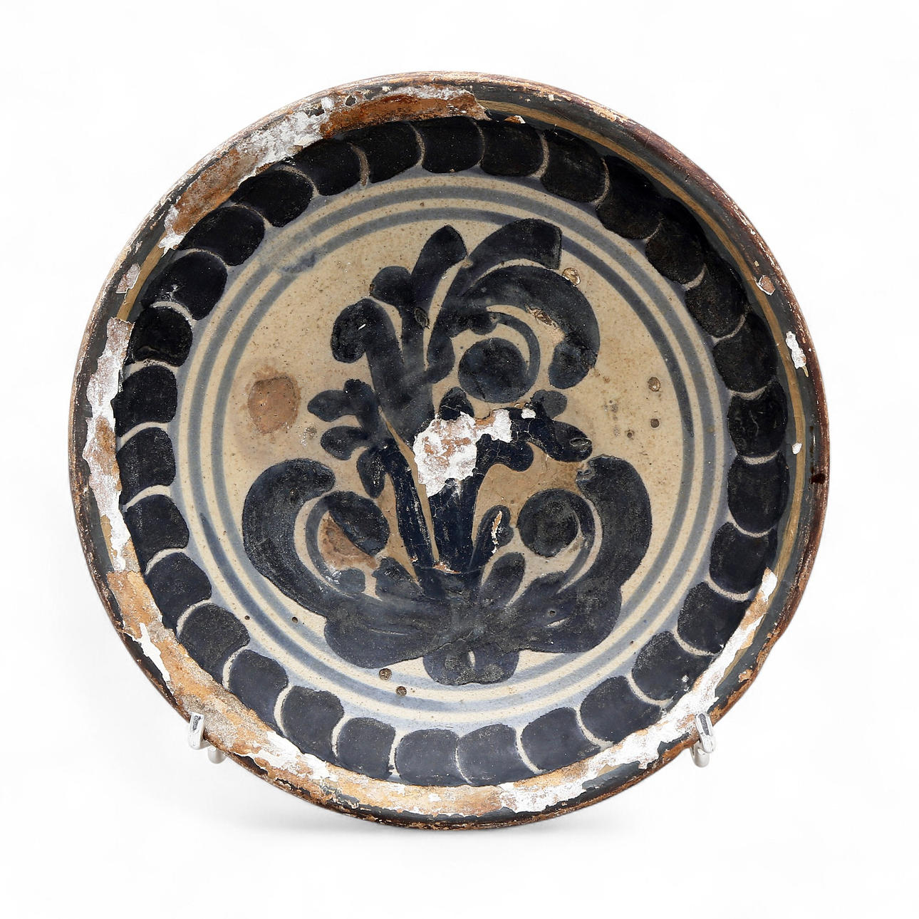 Catalan "de la ditada" earthenware dish, 17th Century.