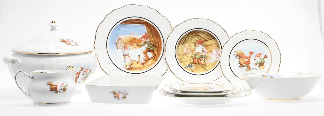 JULSERVIS, 36 delar, "Gammaldags Jul", Fyrklöver. märkt P.