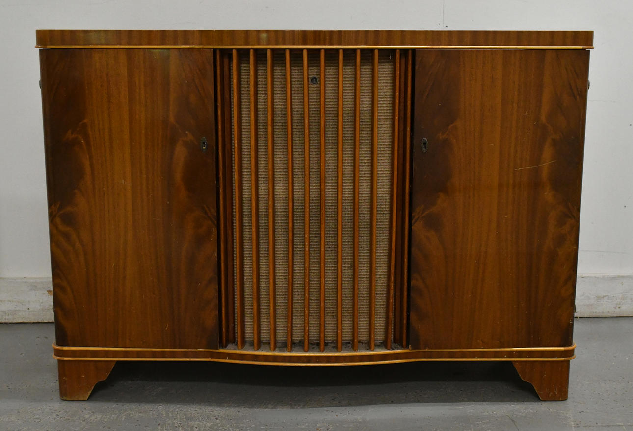 Radiomöbel. Philips 1014 - A 1950.tal.