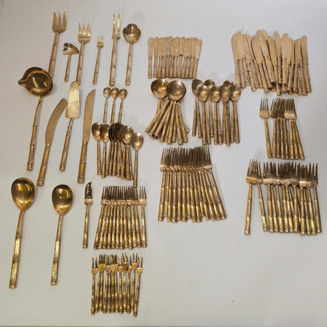 CUBERTERIA TAILANDIA EN BRONCE MODELO CAÑA DE BAMBÚ.