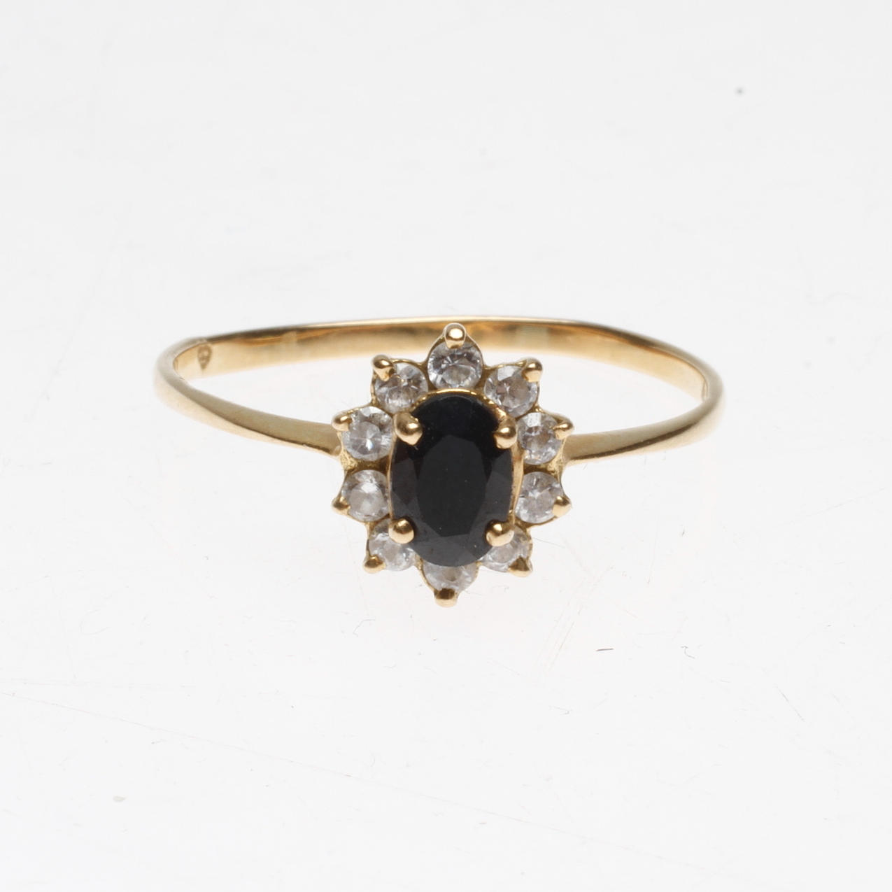 RING, 18k guld med stenar, vikt 2 gram.