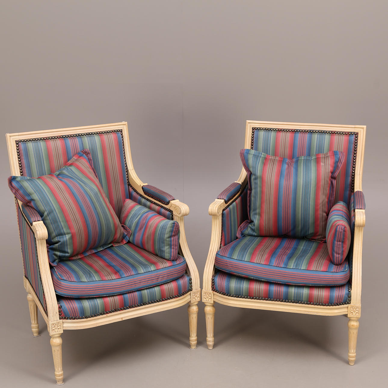 KARMSTOLAR, ett par, gustaviansk stil, 19-/2000-tal.