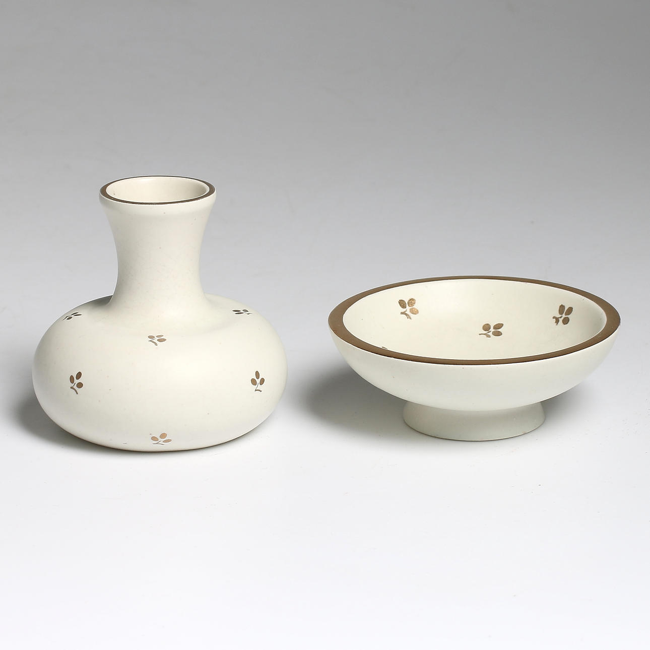 VAS och SKÅL, 2 delar, stengods, "Carrara", Wilhelm Kåge, Gustavsberg, 1900-tal.