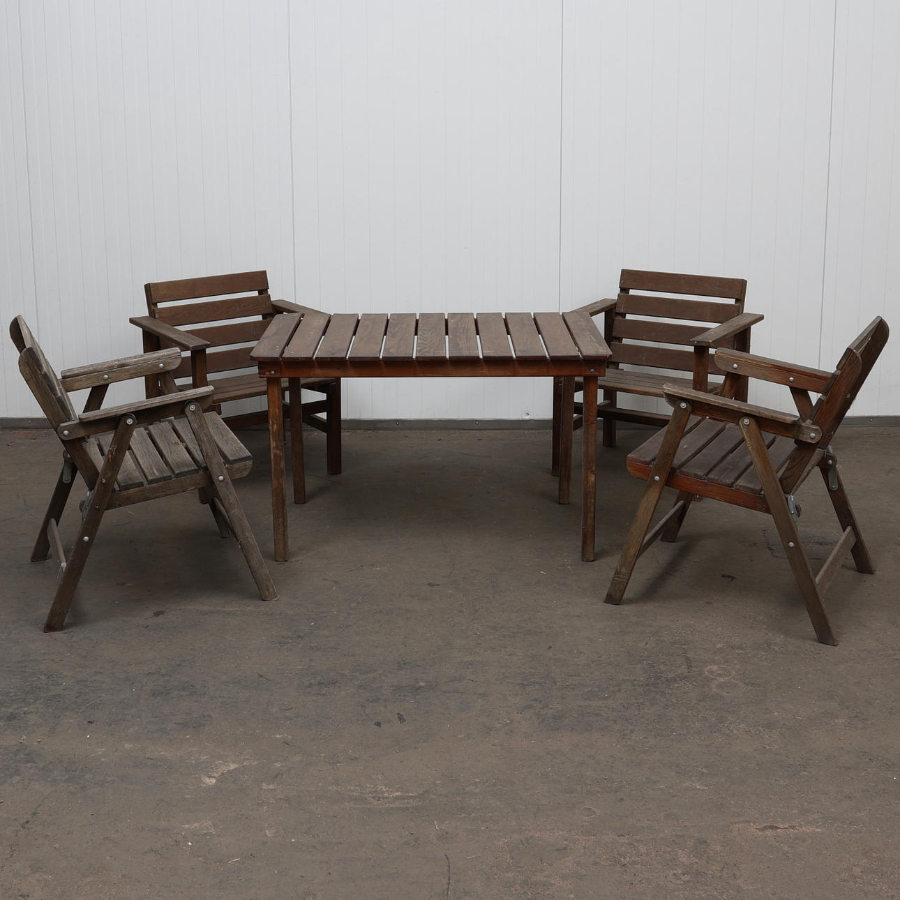 MUEBLES DE EXTERIOR, 5 piezas.