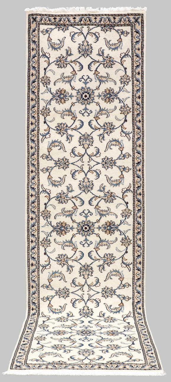 ORIENT CARPET. Nain Gallery model, 286x80.