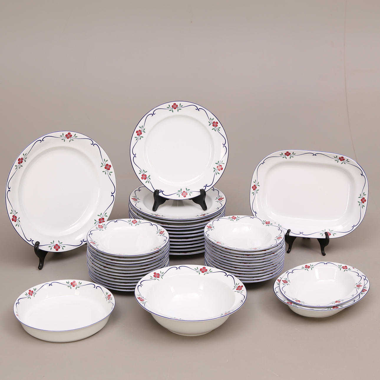 PIA RÖNNDAHL. MATSERVISDELAR, 42 delar, porslin, Sundborn - Rörstrand, sekelskifte 19-/2000-talet.