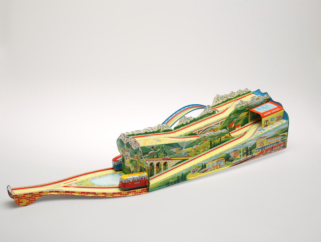 BILBANA, 2 MODELLBUSSAR. Plåt, 1900-talets mitt.