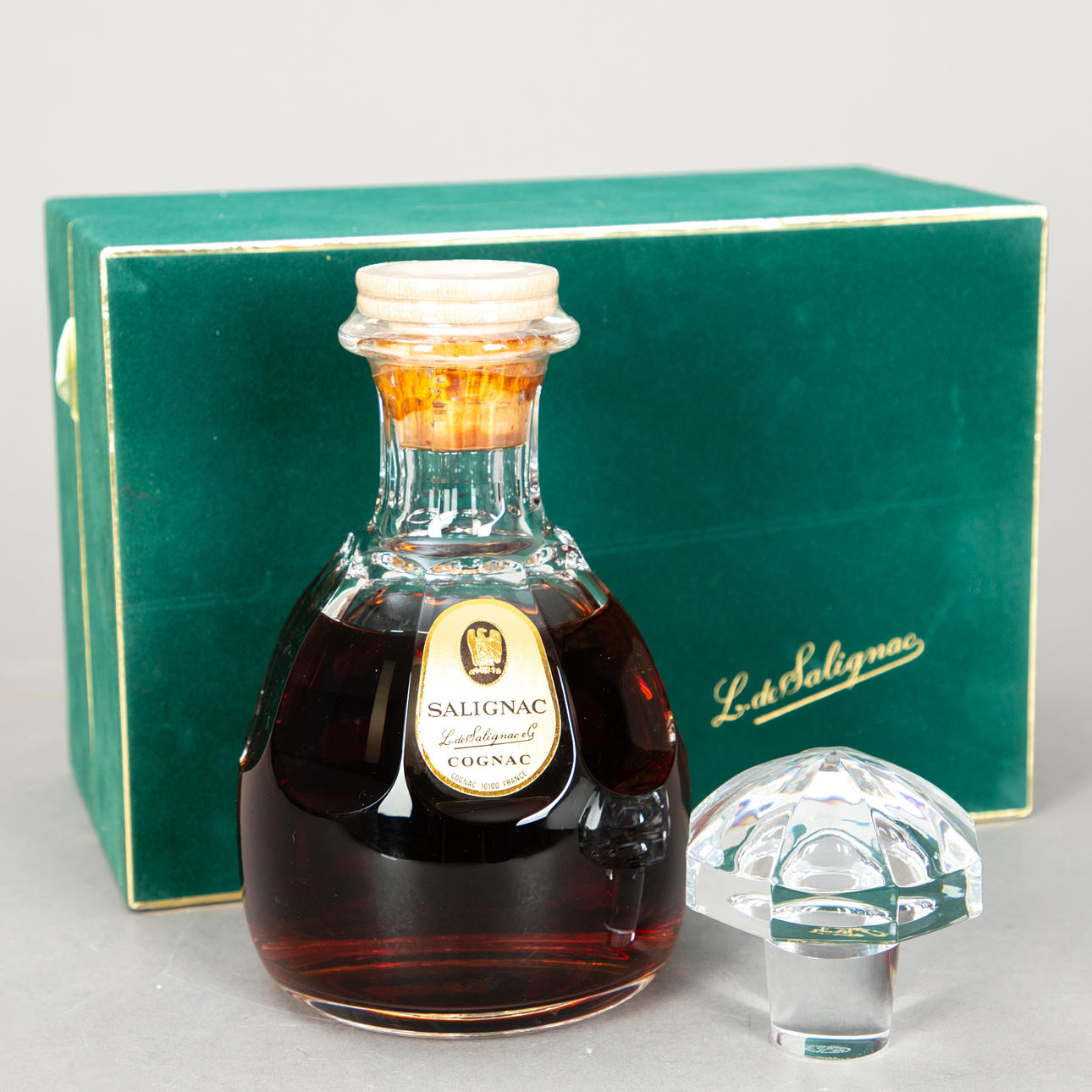 salignac cognac 胸像 COURVOISIER S.A.S. Salignac cognac, Napoleon in jewelry box