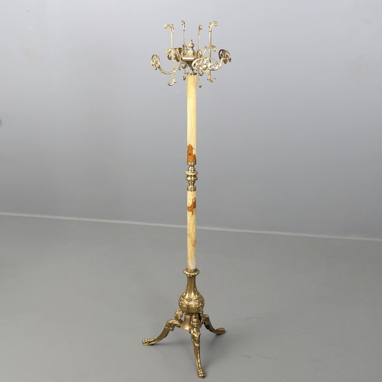 TAMBURMAJOR i mässing och onyx, troligen Italien.