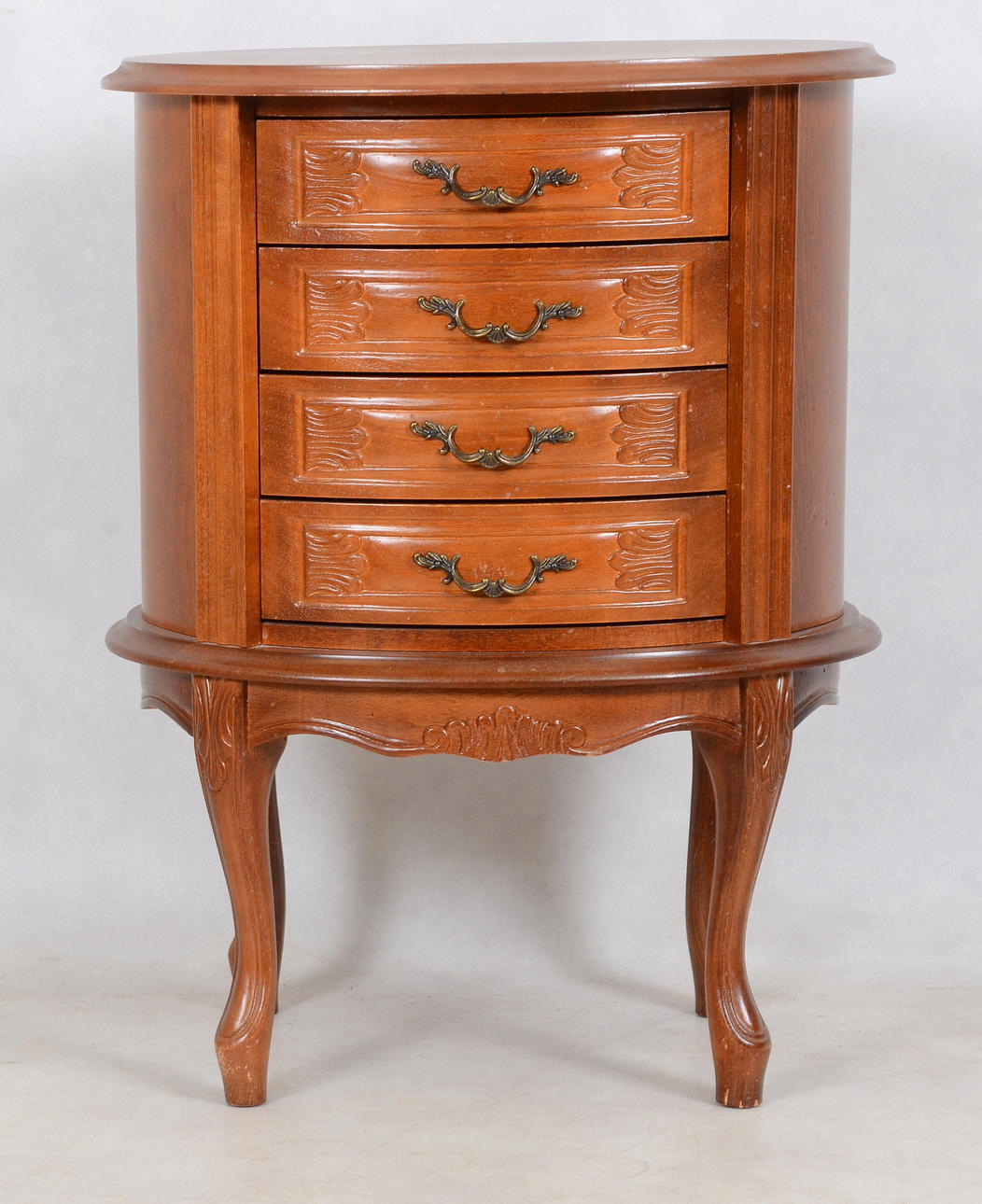 BYRÅ, rokokostil, 1900-talets andra hälft.