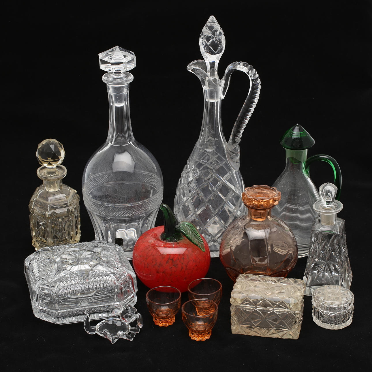 GLASFÖREMÅL, 14 st.