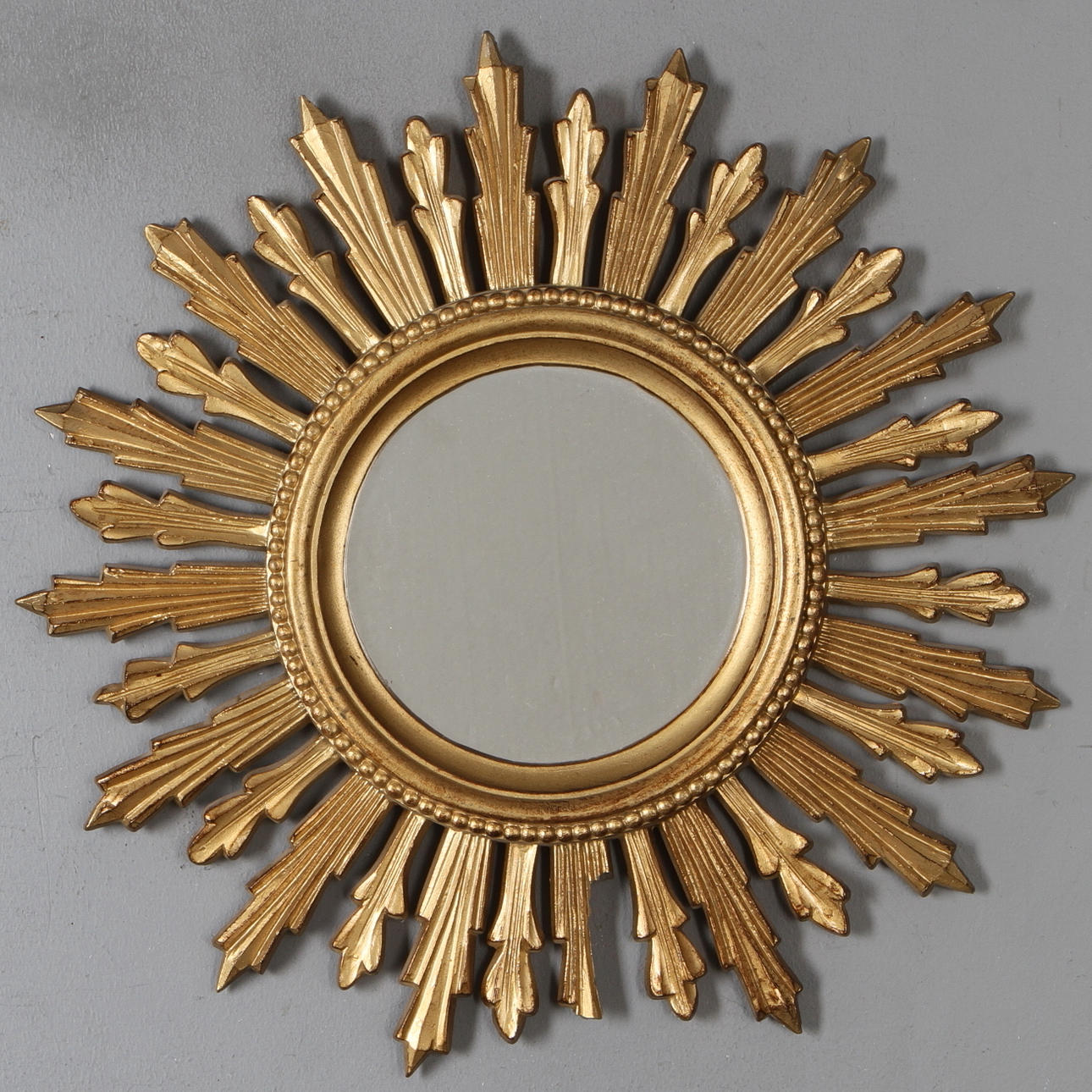 SOLSPEGEL, Italien, 1900-talets andra hälft.