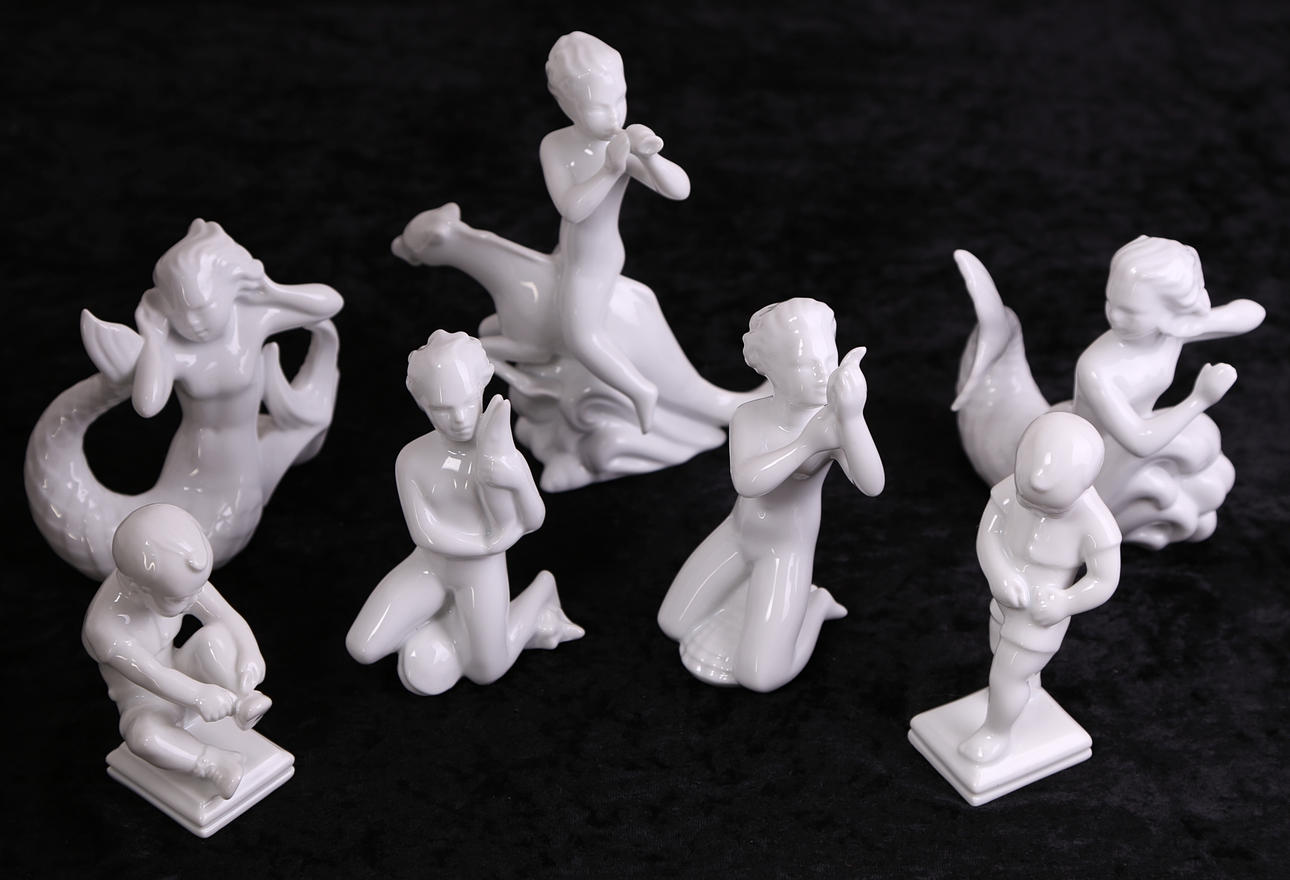 FIGURINER, 7 st, porslin, glaserade vita, Rörstrand.