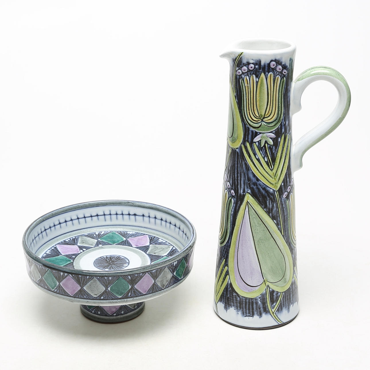 Eine Keramikkanne und eine Untertasse, Laholm und Ekeby.