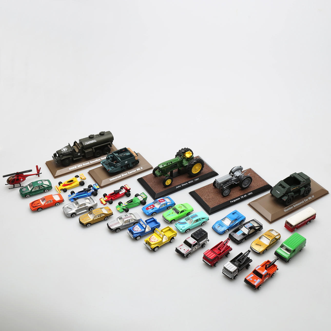 SAMLARBILAR, ett tjugotal, Bla Humber Armoured Car Mk IV.