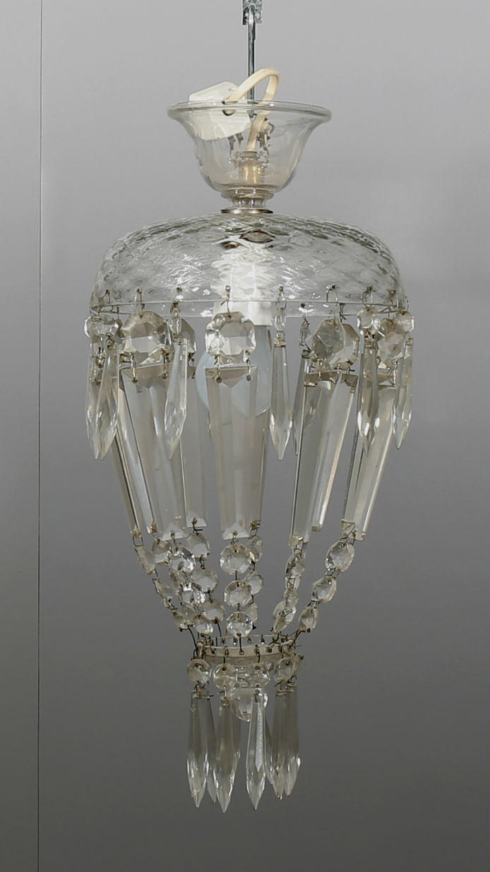 TAKLAMPA, glas och prismor, 1900-talets mitt.