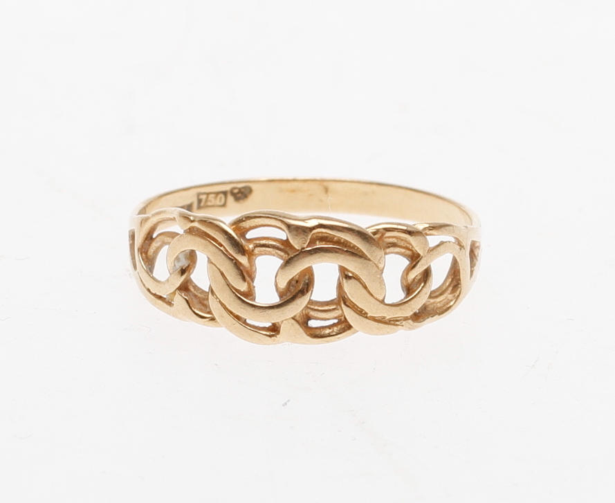 RING, 18k guld, vikt ca 1,9 gram.