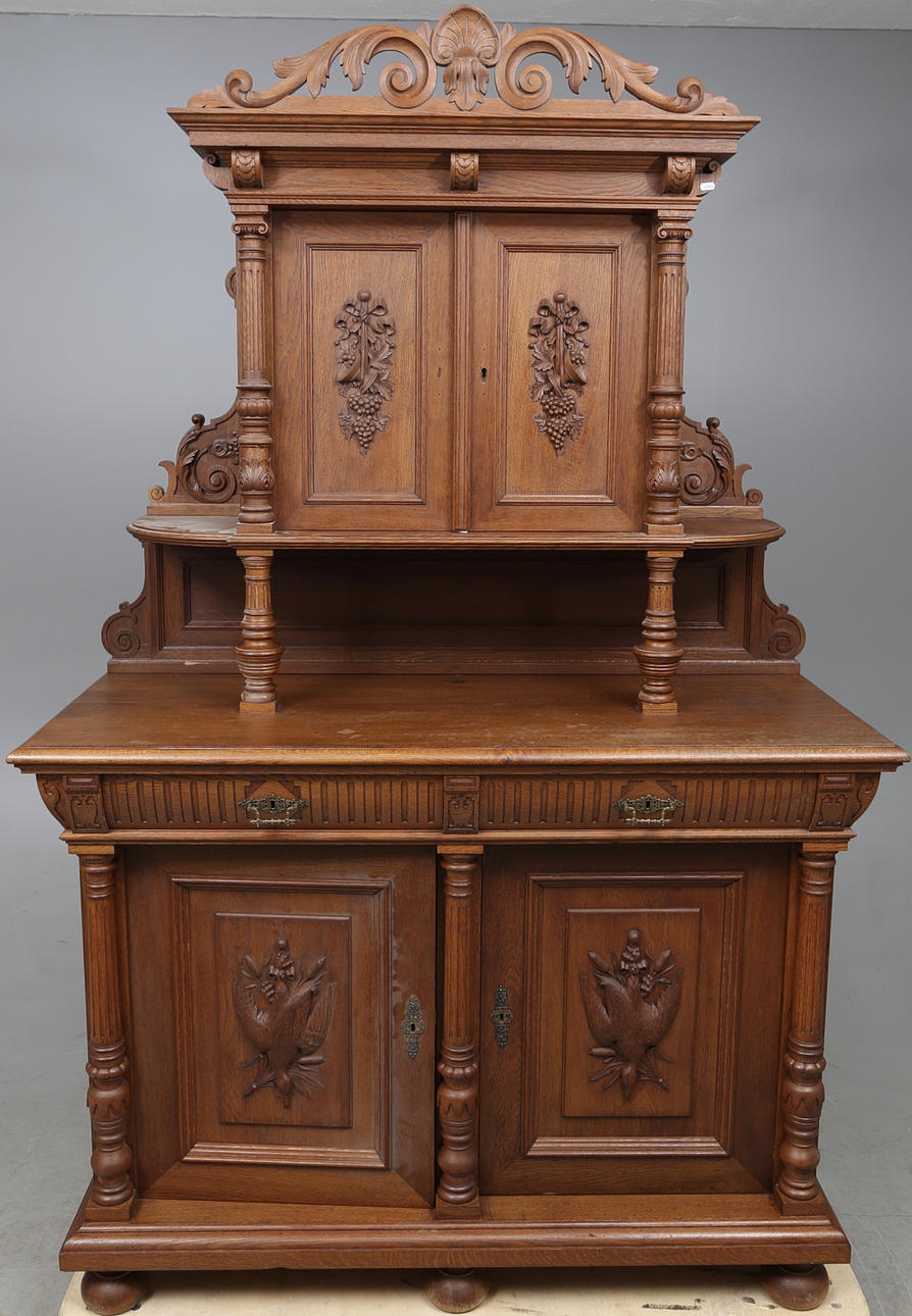 MATSALSSKÅP, nyrenässans, sent 1800-tal.