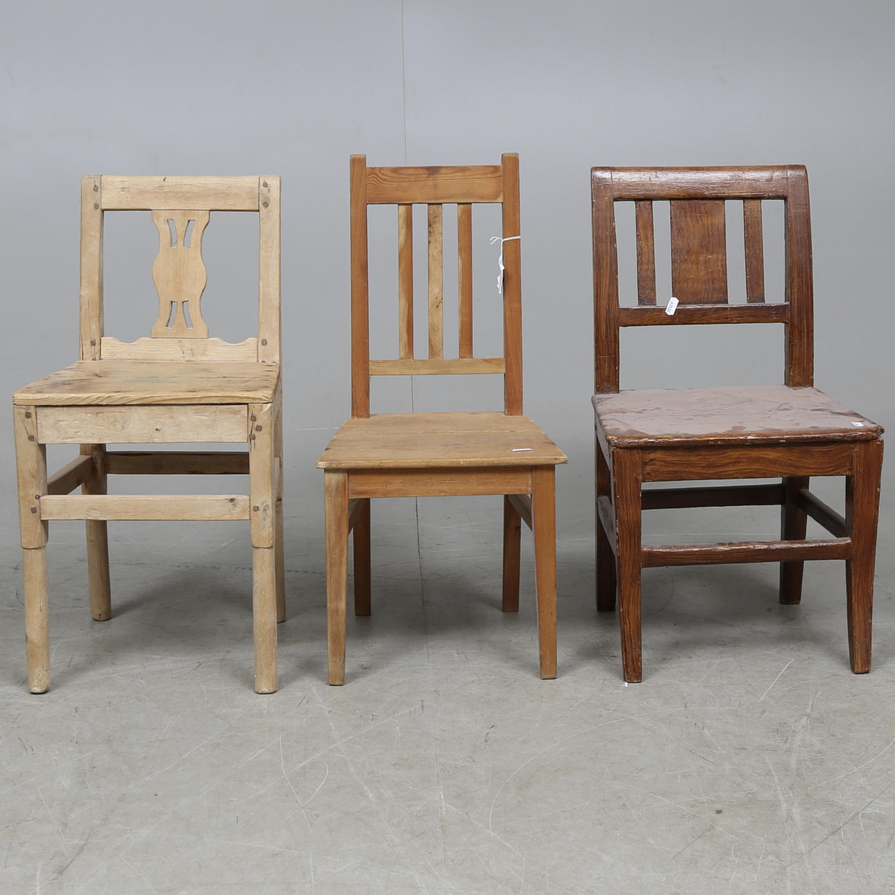 BARNSTOLAR, 3 st, allmoge, 1800-tal.