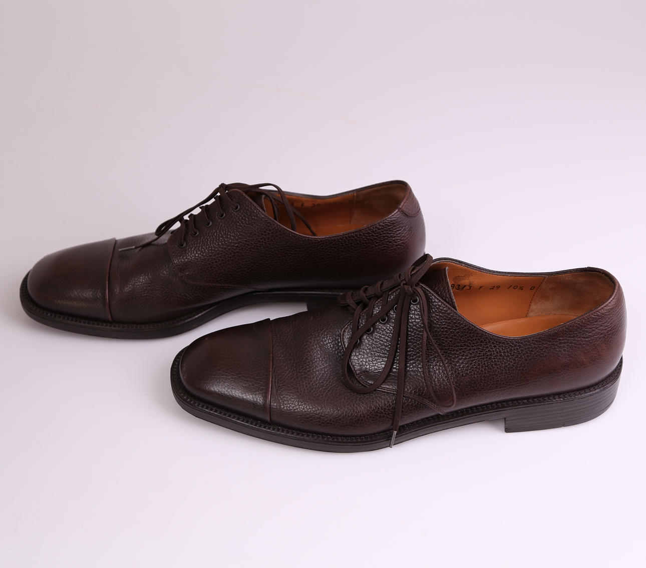 HERRSKOR, ett par, läder, storlek 10,5 , Salvatore Ferragamo - Italien.