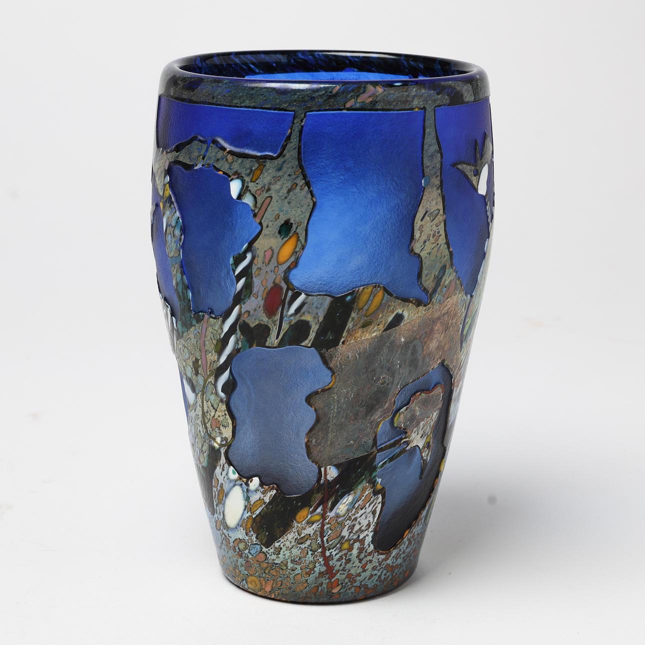 BERTIL VALLIEN. Vas, glas, Kosta Boda.