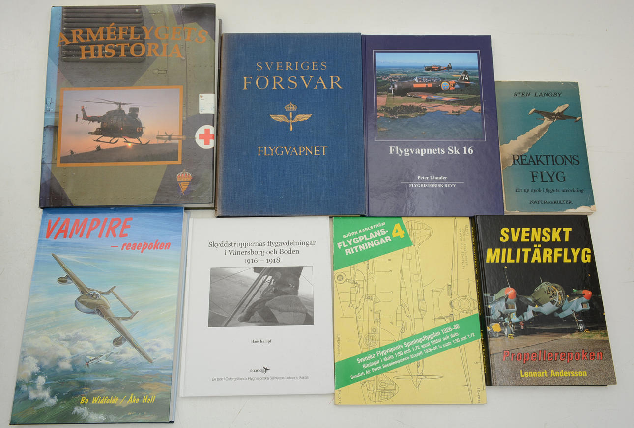 Salg- & Propellfly, militariahistorie. 8 bind.