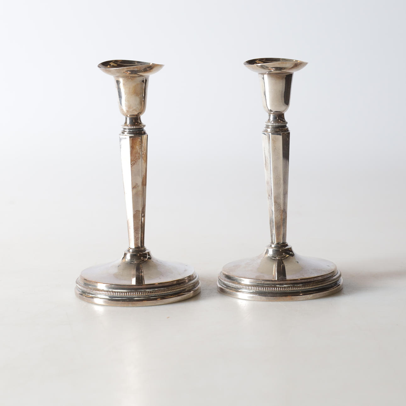 ERIC LÖFMAN. lysestager, 1 par, sølv, Mema A.B., Linköping, 1990.