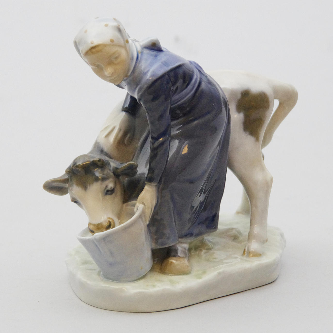 FIGURIN, piga med kalv, Royal Copenhagen.